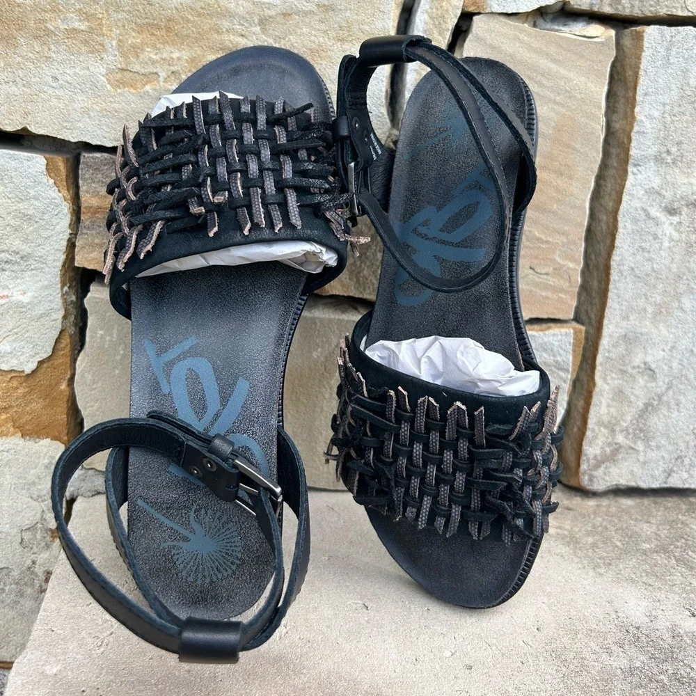 OTBT Voyage Stylish Black leather Sandals w/unique Woven detail NWOB Sz-6.5. P